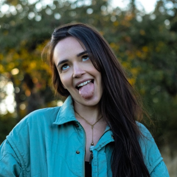 Meet your Posher, Lianna - Picture 1 of 1